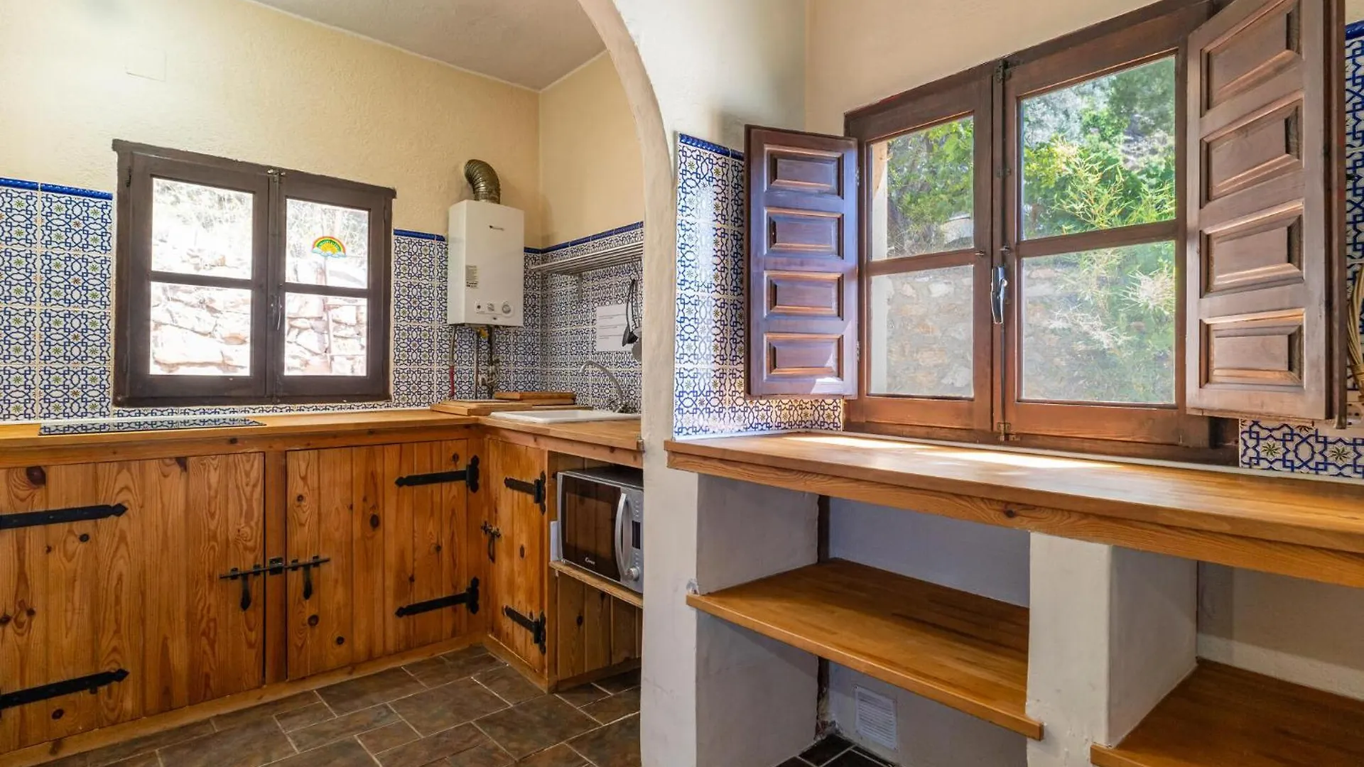 Cozy Home In Lanjaron With Indoor Swimming Pool 0*,